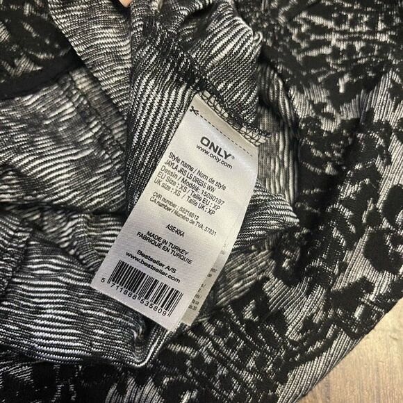 ONLY Bodycon Long Sleeve Dress - Picture 5 of 9